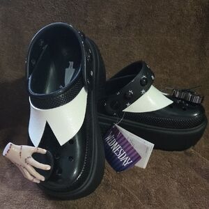 Womens Crocs x Wednesday Addams Stomp Clog-- limited-edition